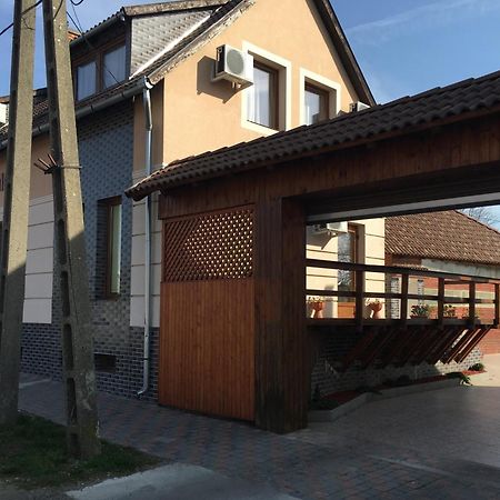 Abszolút Hotel és Panzió Nyírbátor Extérieur photo