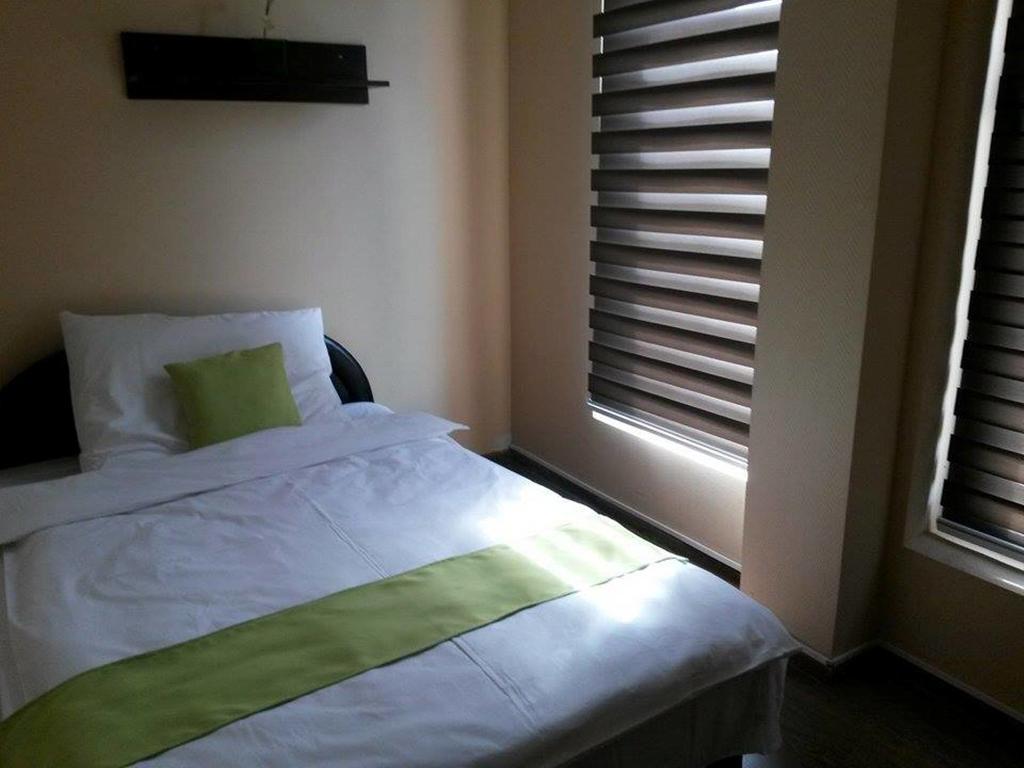 Abszolút Hotel és Panzió Nyírbátor Chambre photo