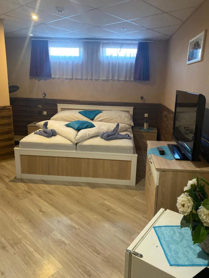 Abszolút Hotel és Panzió Nyírbátor Extérieur photo