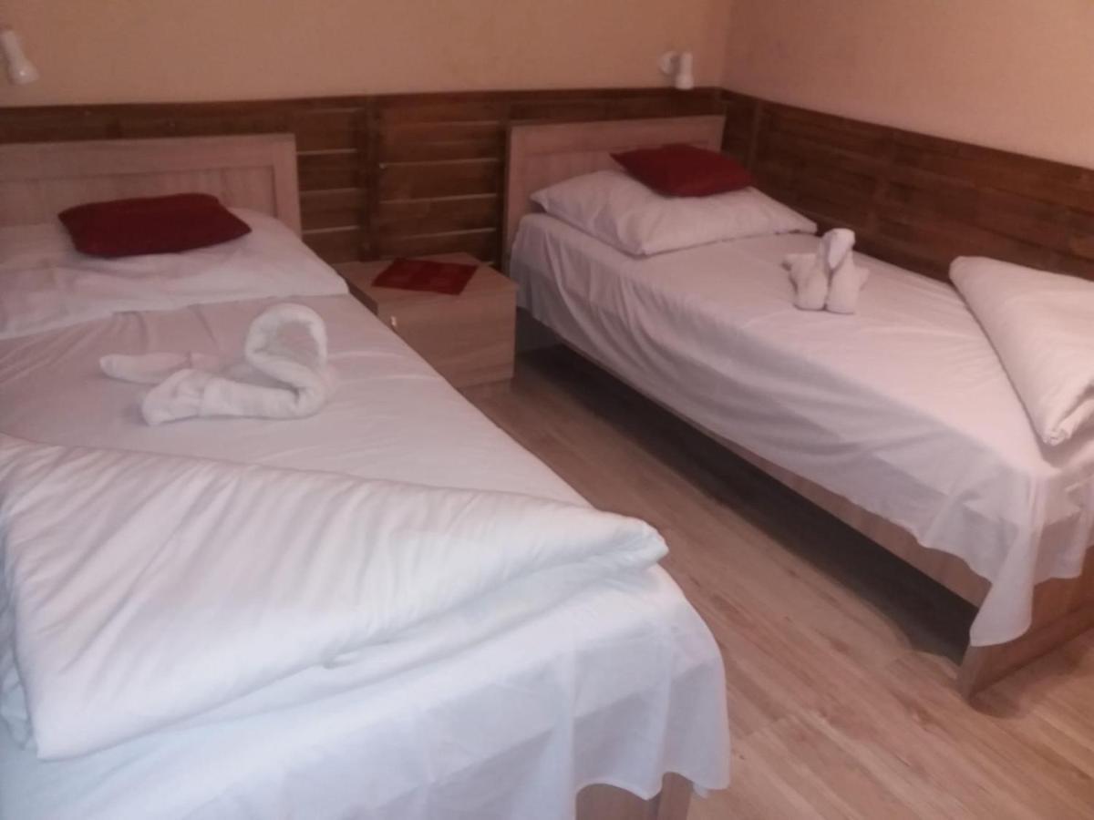 Abszolút Hotel és Panzió Nyírbátor Extérieur photo