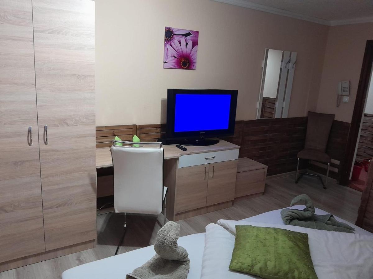 Abszolút Hotel és Panzió Nyírbátor Extérieur photo