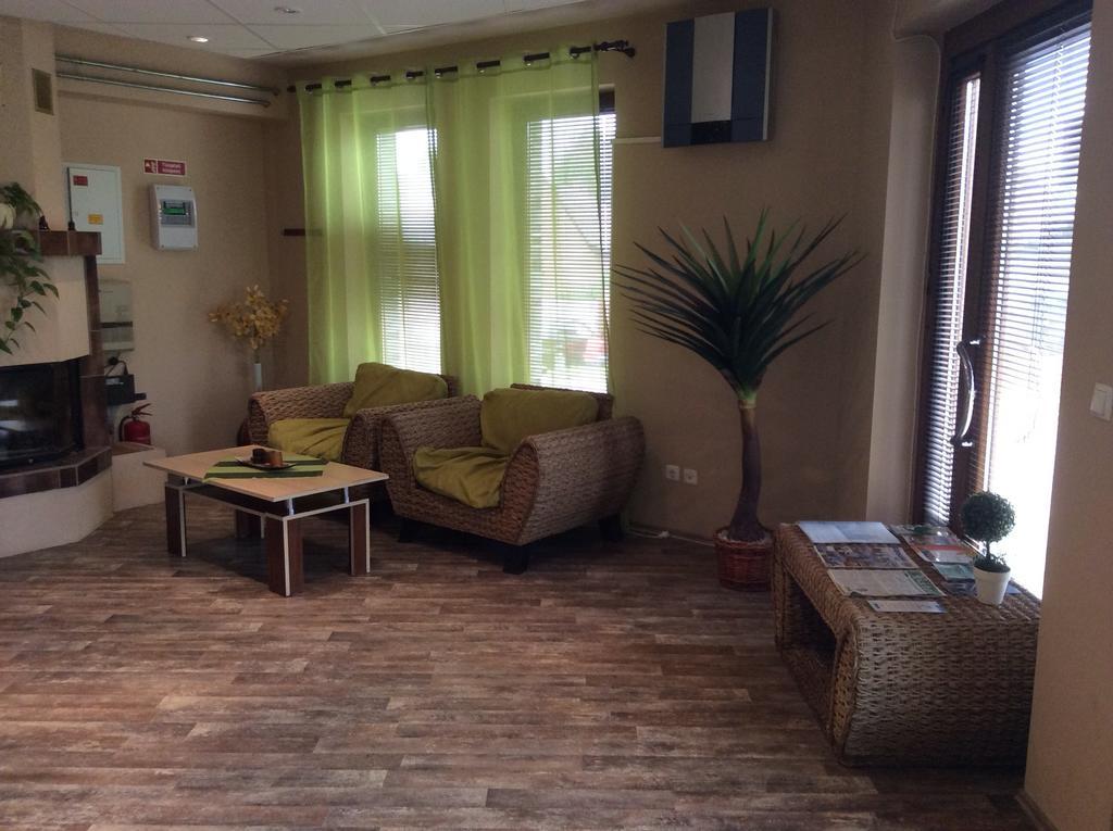Abszolút Hotel és Panzió Nyírbátor Extérieur photo