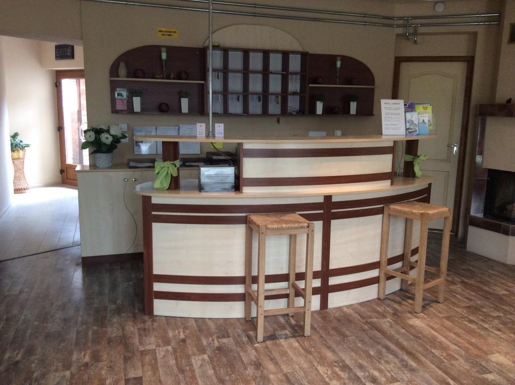 Abszolút Hotel és Panzió Nyírbátor Extérieur photo