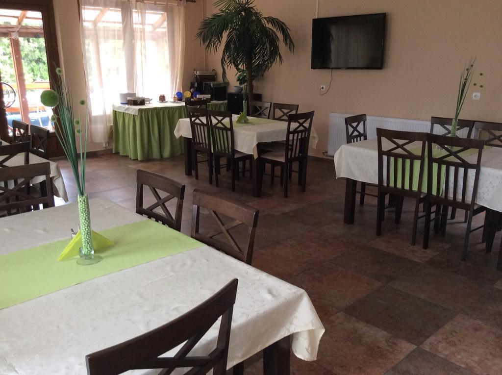Abszolút Hotel és Panzió Nyírbátor Extérieur photo