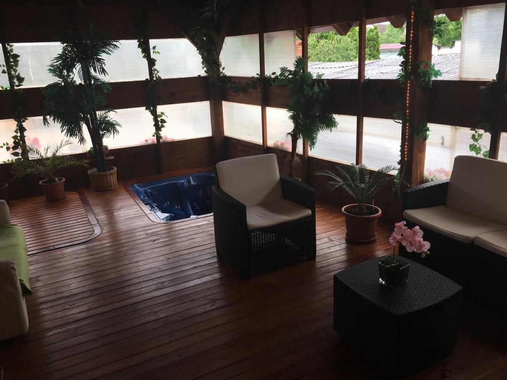 Abszolút Hotel és Panzió Nyírbátor Extérieur photo