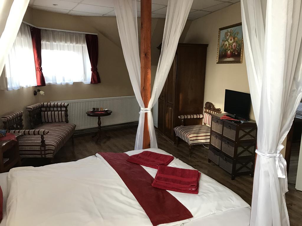 Abszolút Hotel és Panzió Nyírbátor Extérieur photo