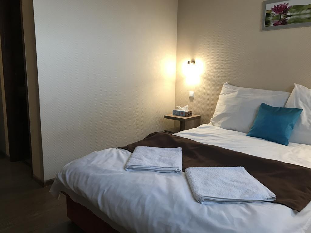 Abszolút Hotel és Panzió Nyírbátor Extérieur photo
