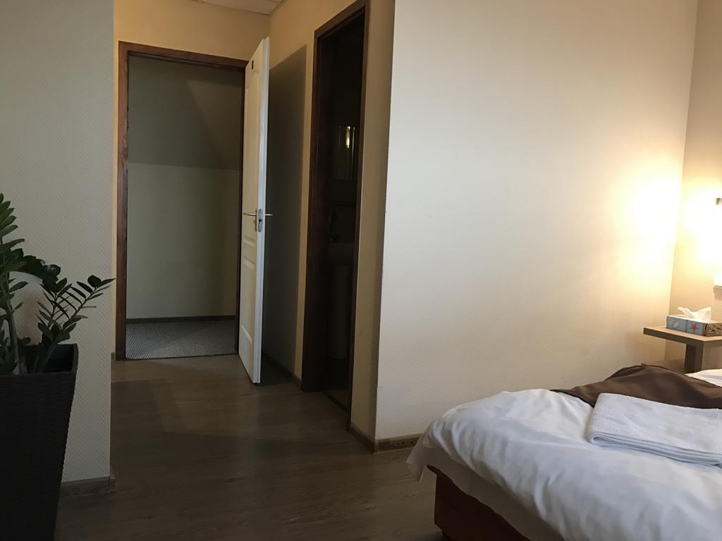 Abszolút Hotel és Panzió Nyírbátor Extérieur photo