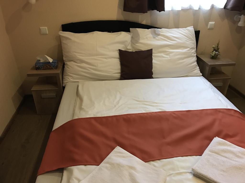 Abszolút Hotel és Panzió Nyírbátor Extérieur photo