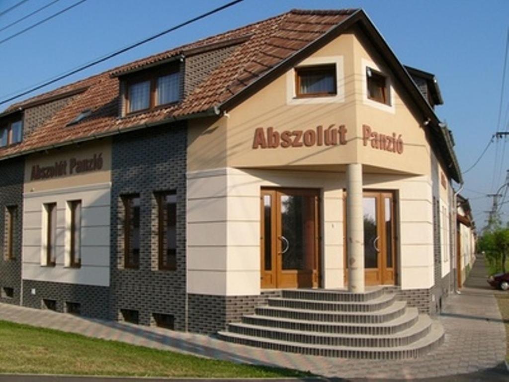 Abszolút Hotel és Panzió Nyírbátor Extérieur photo