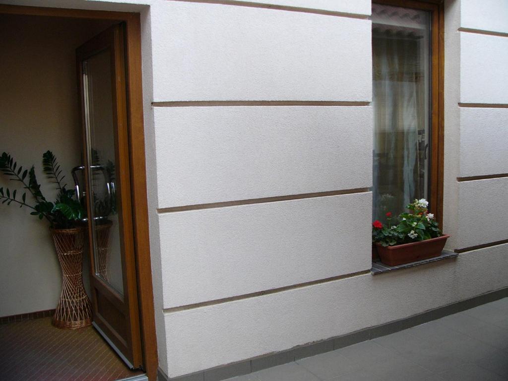 Abszolút Hotel és Panzió Nyírbátor Extérieur photo