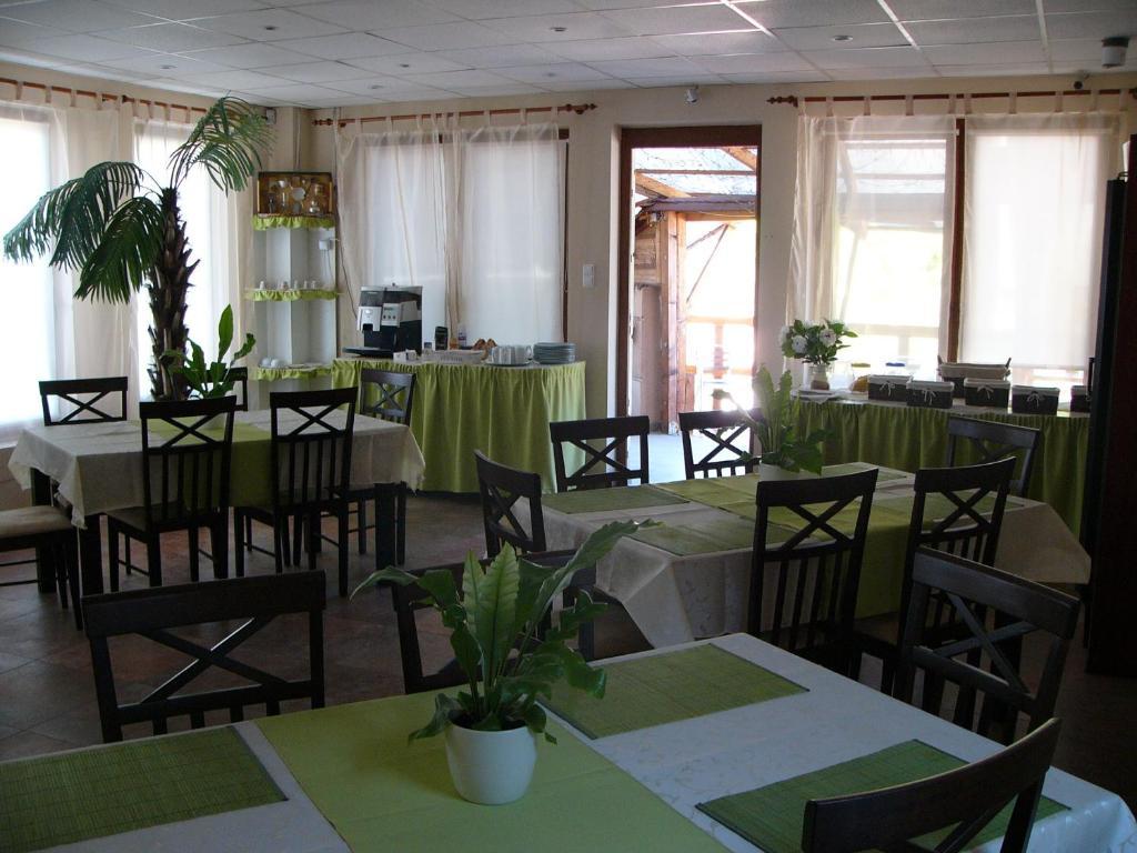 Abszolút Hotel és Panzió Nyírbátor Extérieur photo
